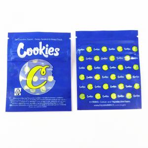 Blauwe zak van 3,5 gram met koekjes
